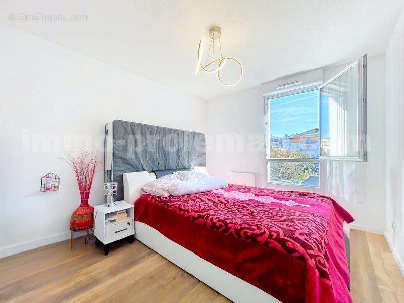 Appartement_T3_Ville-la-Grand_hyper_centre__proche_frontieres_Suisse_Commerces_Ecoles_Bus_Ceva_Tram_Gare_Cuisine_sejour_ - Appartement à VILLE-LA-GRAND