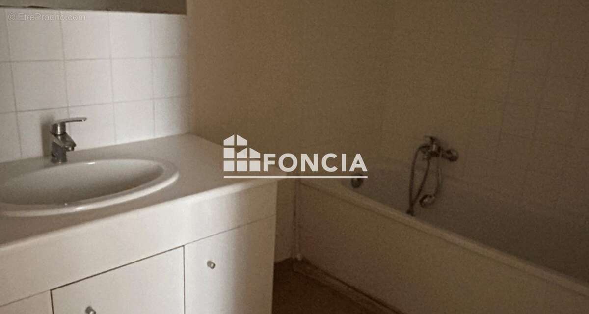 Appartement à MARSEILLE-1E