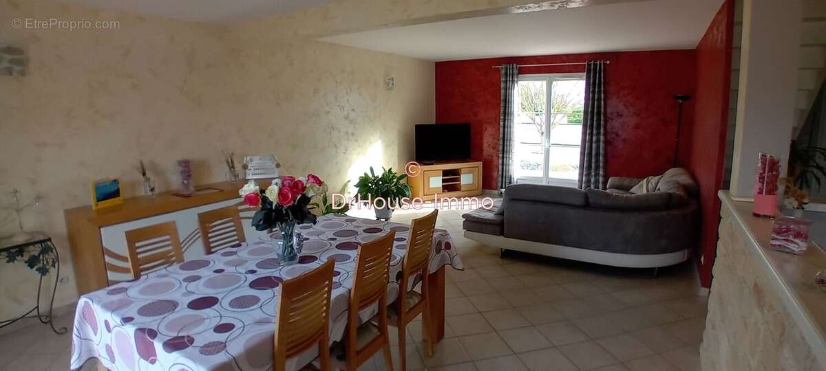 Maison à CLERE-LES-PINS