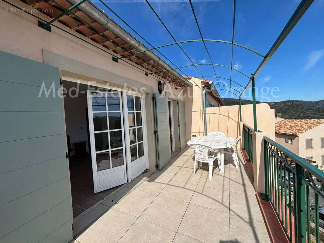 Appartement à GRIMAUD