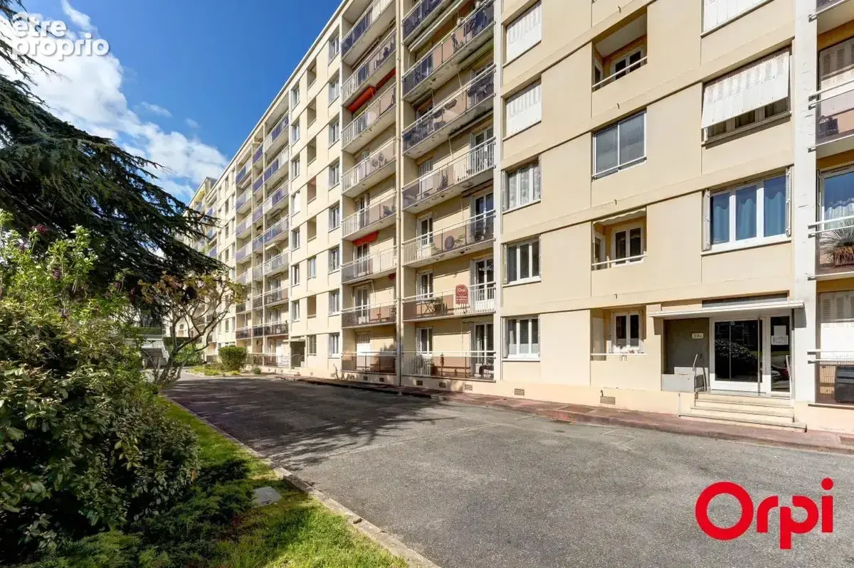 Appartement à CALUIRE-ET-CUIRE