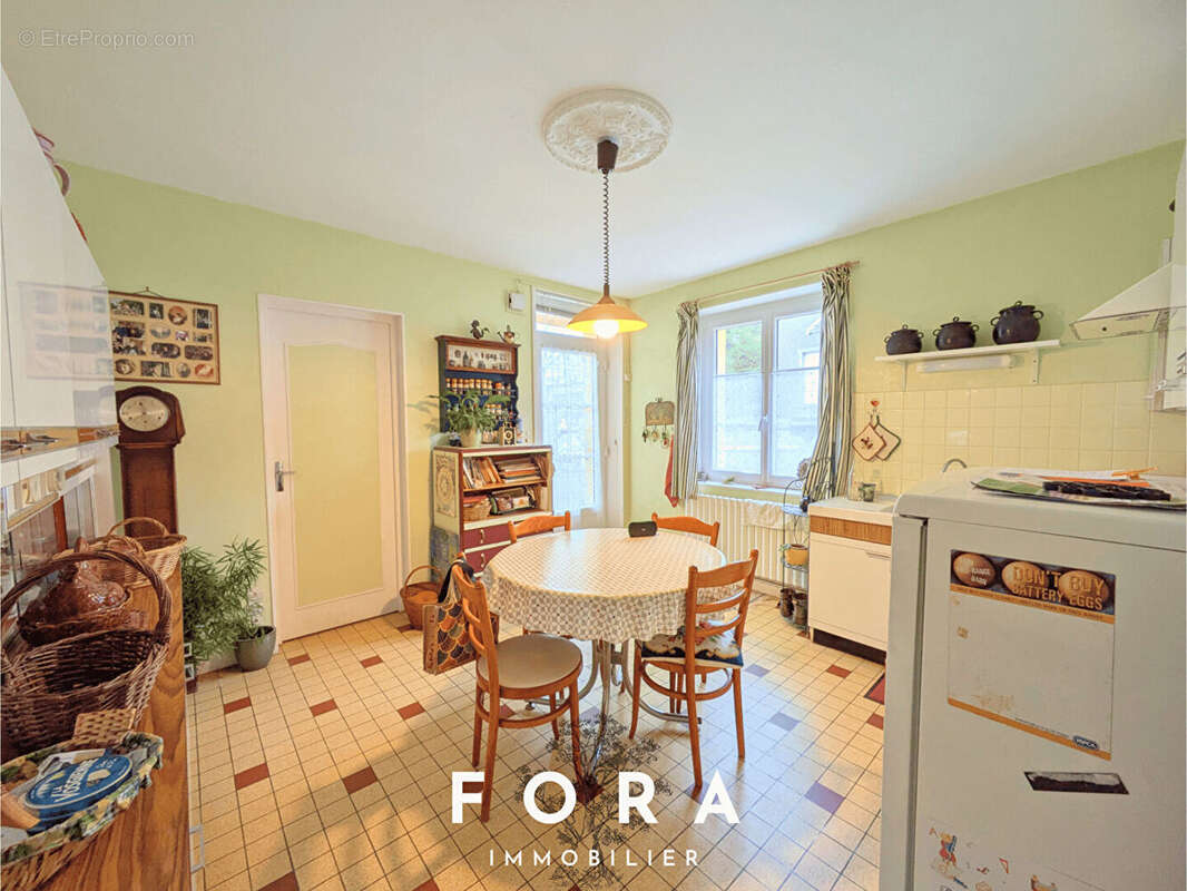 Maison à SAINT-CLAIR-DE-HALOUZE