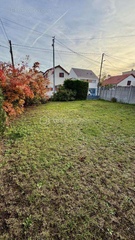 Terrain à CONFLANS-SAINTE-HONORINE