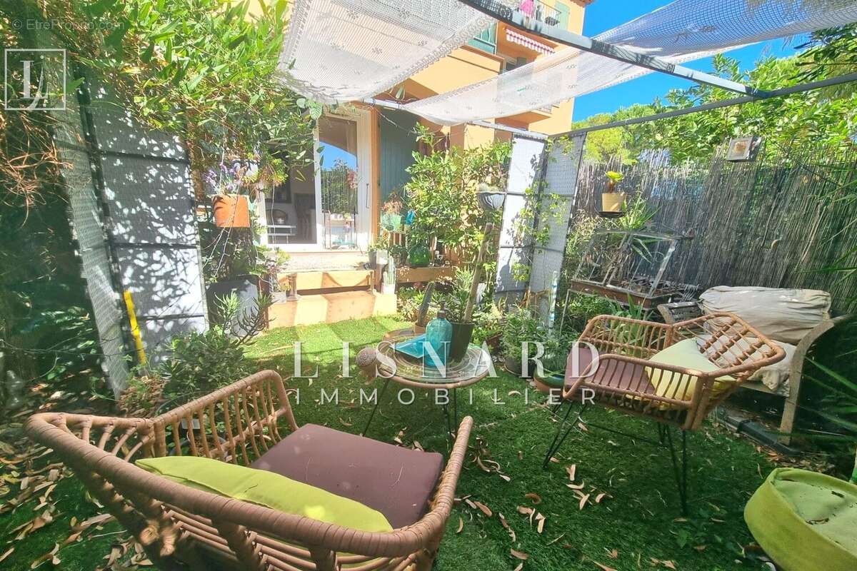 Appartement à VALLAURIS