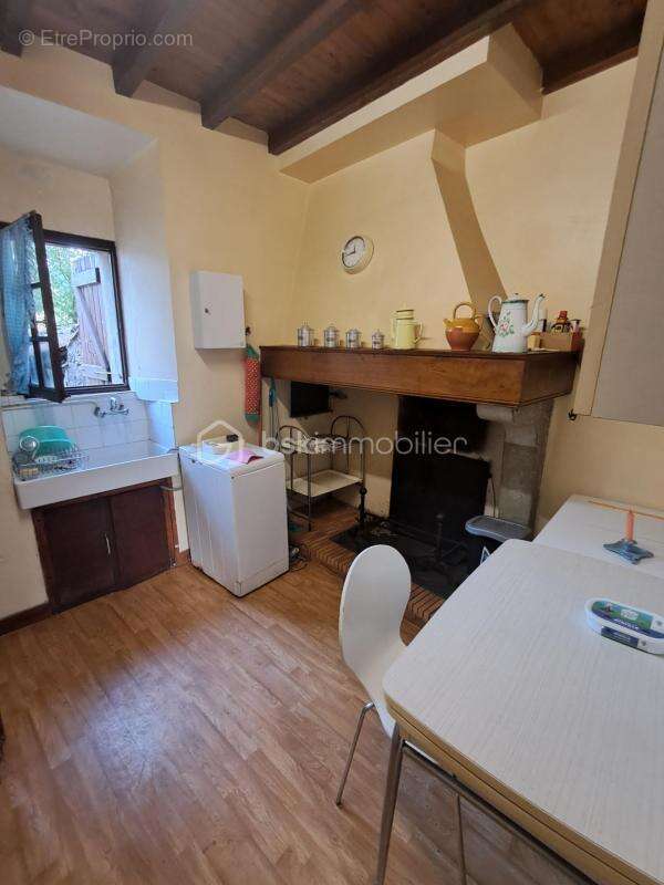 Maison de village non mitoyenne à Sentenac-de-Sérou 105m² habitables 4 pièces - photo 5