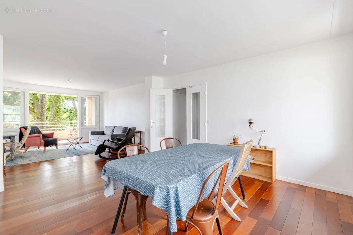 Appartement à LE RAINCY