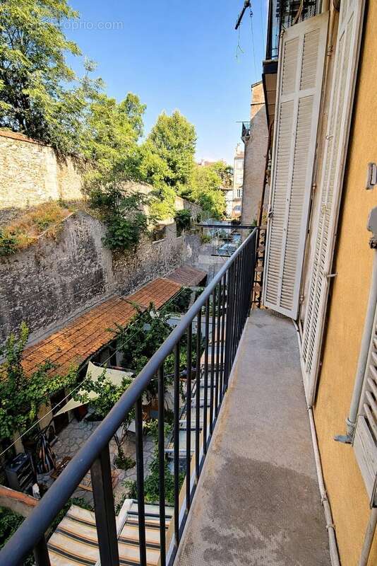 Appartement à MARSEILLE-4E