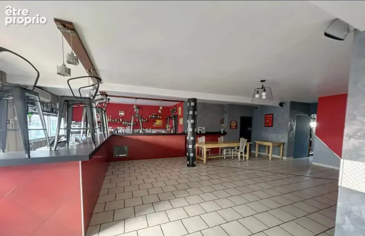 Appartement 900 m² à Nimes  - photo 2