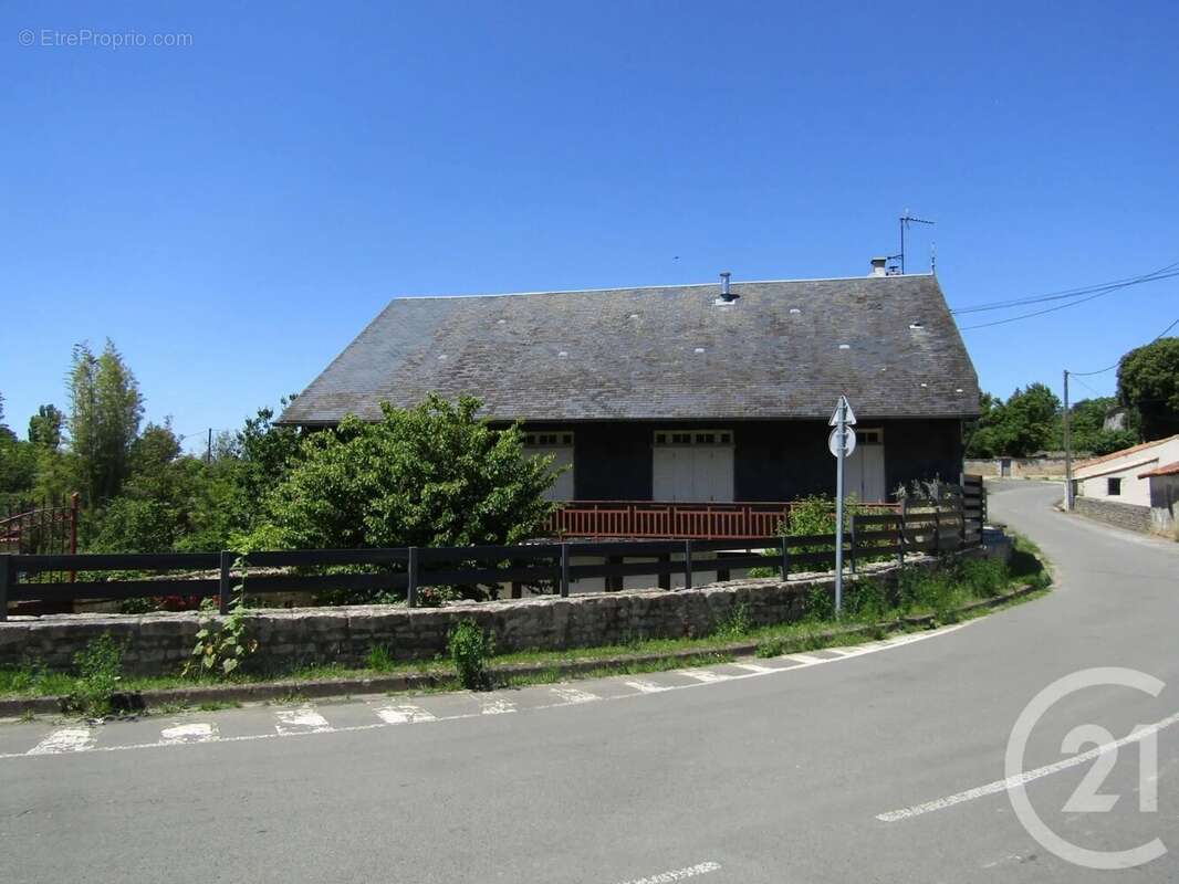 Maison à CHEF-BOUTONNE