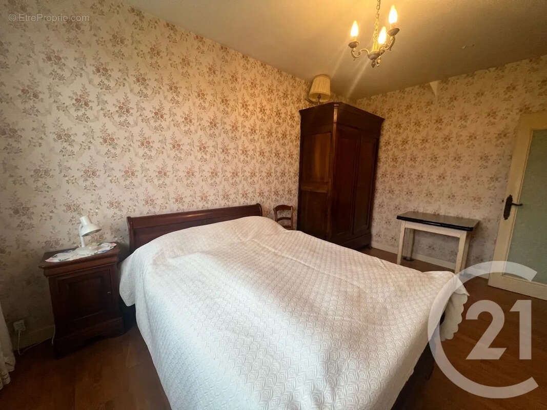 Maison à ARPAJON-SUR-CERE