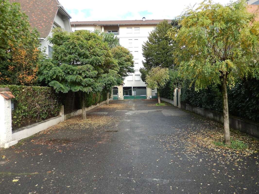 Situation en impasse privée et sécurisée - Maison à ANNEMASSE