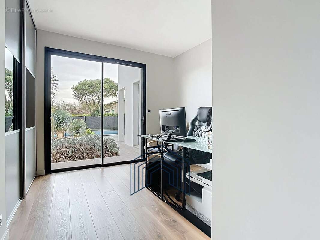 Maison à SAINT-SULPICE