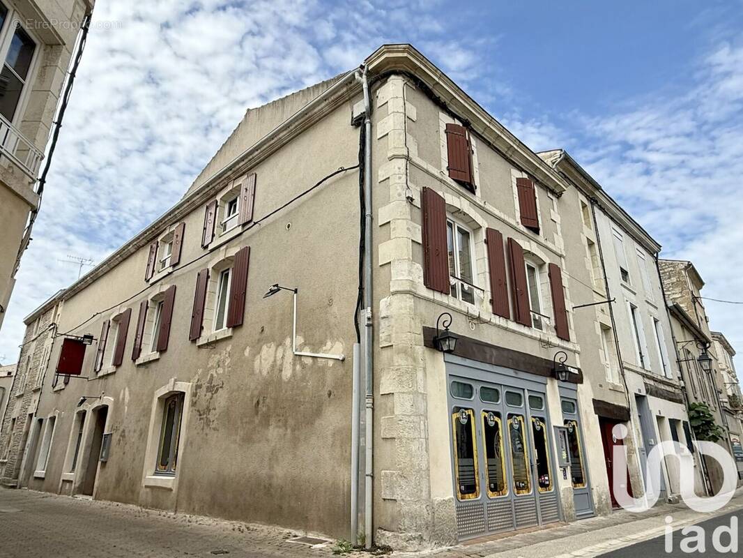 Photo 1 - Appartement à FONTENAY-LE-COMTE