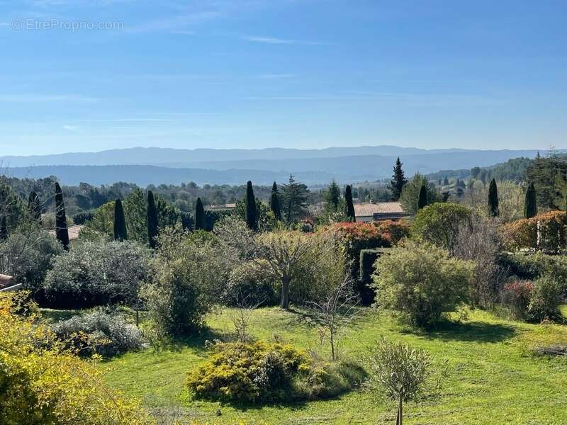Maison à SAINT-SATURNIN-LES-APT