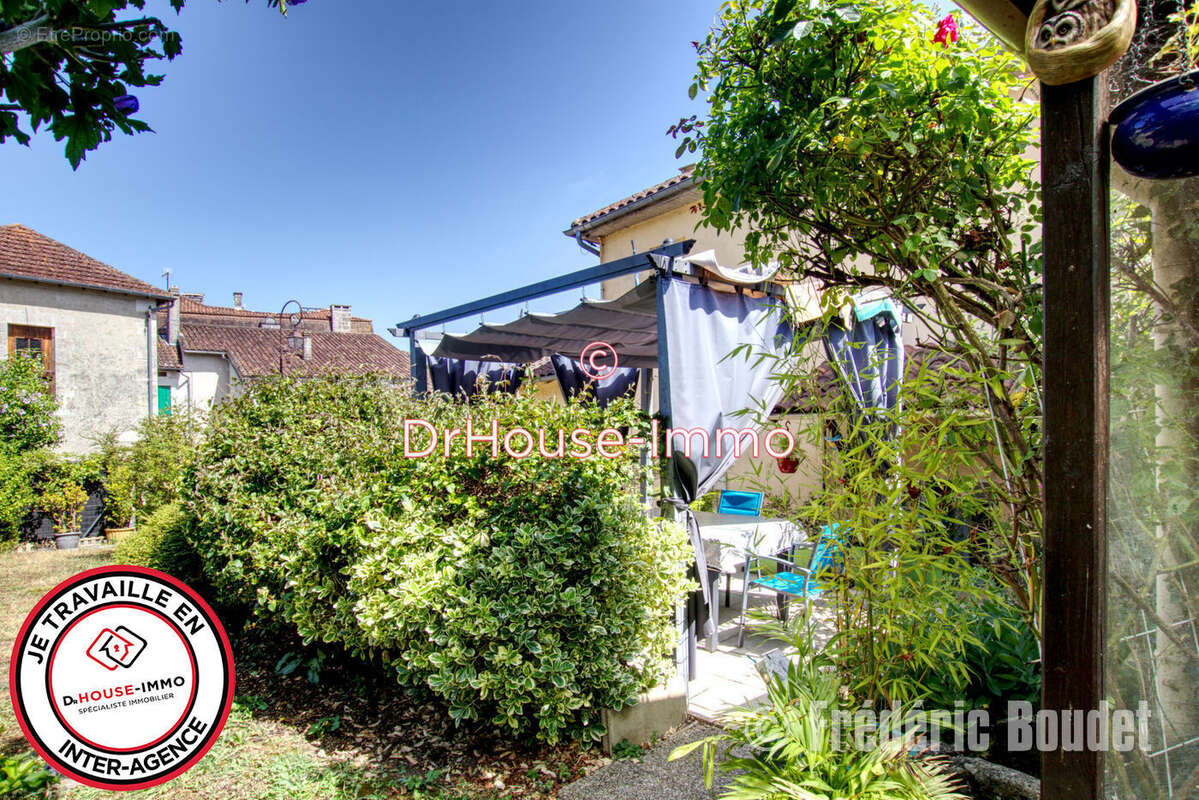 Maison à BOURDEILLES