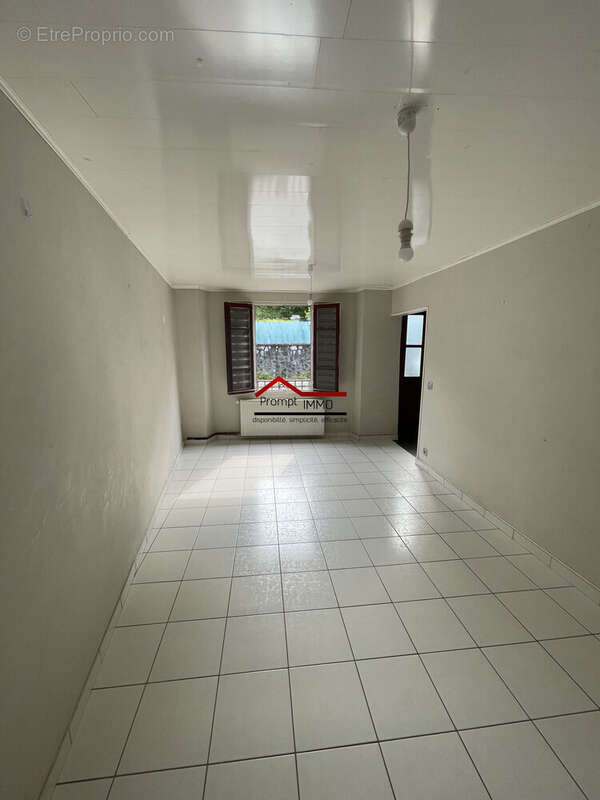 Maison à SAINT-LEONARD-DE-NOBLAT