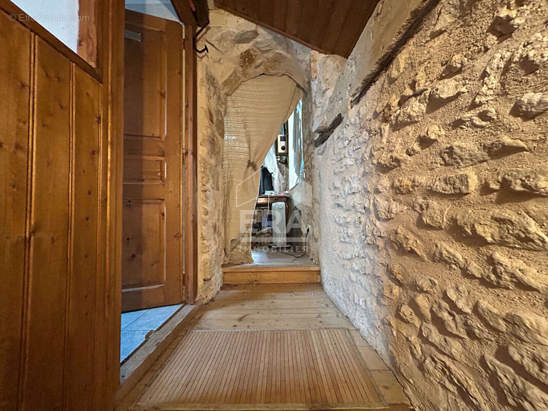 Maison à ANTONNE-ET-TRIGONANT