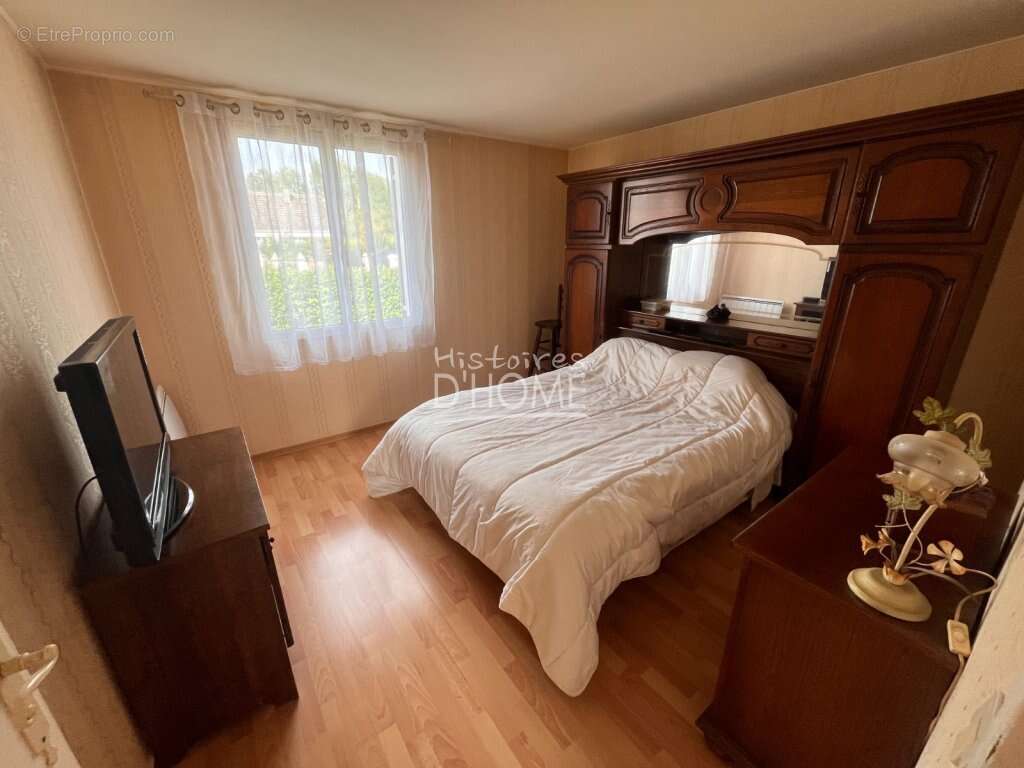 Maison à JOUY-LE-CHATEL