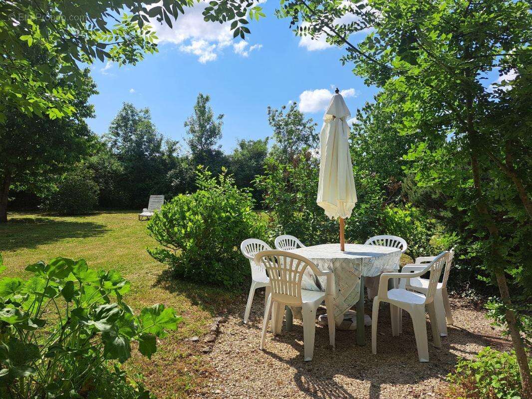 Maison à SAINT-PIERRE-DE-JUILLERS