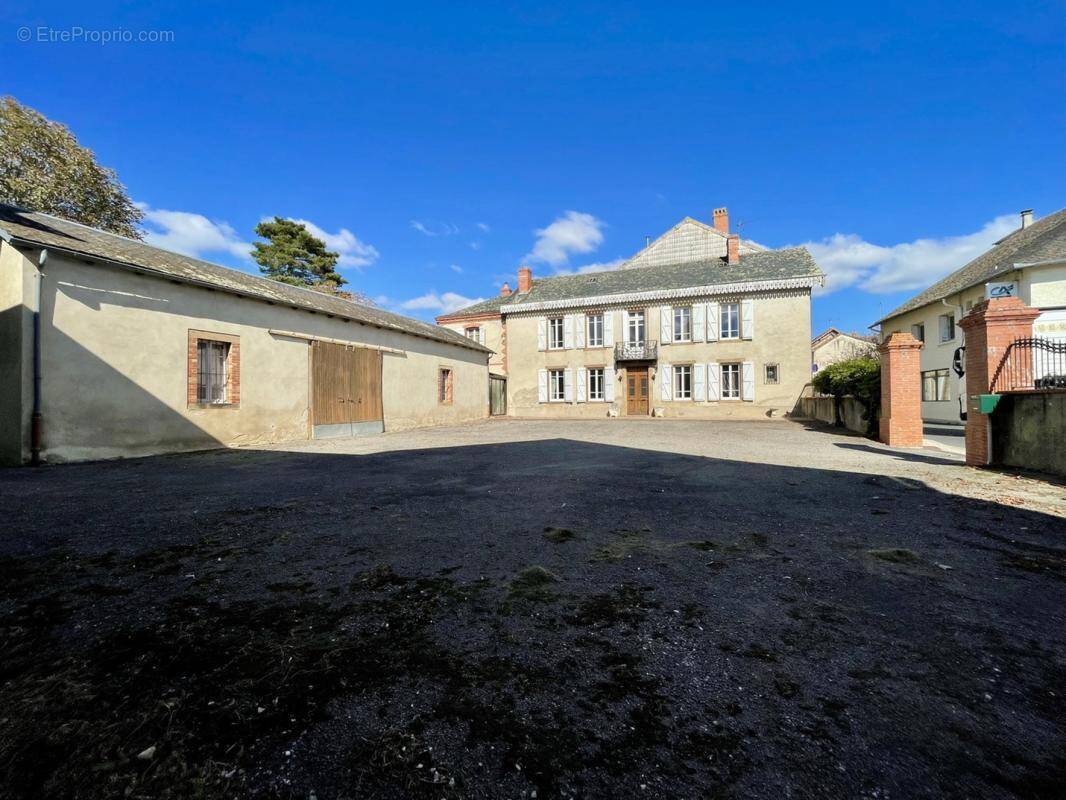 Maison à MIRANDOL-BOURGNOUNAC