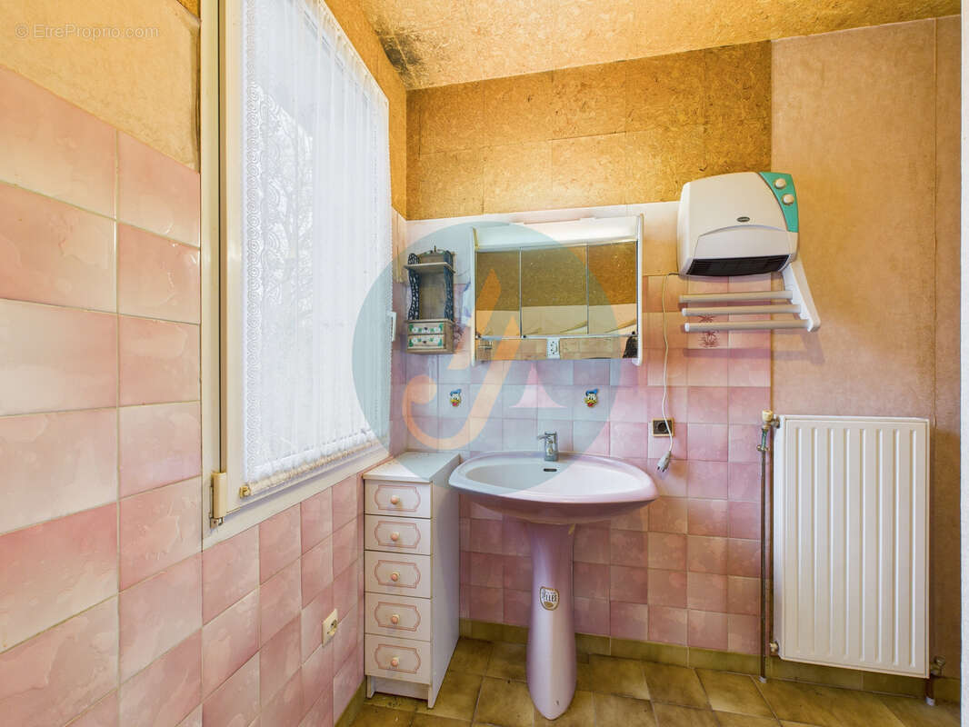 Maison à FAVERELLES