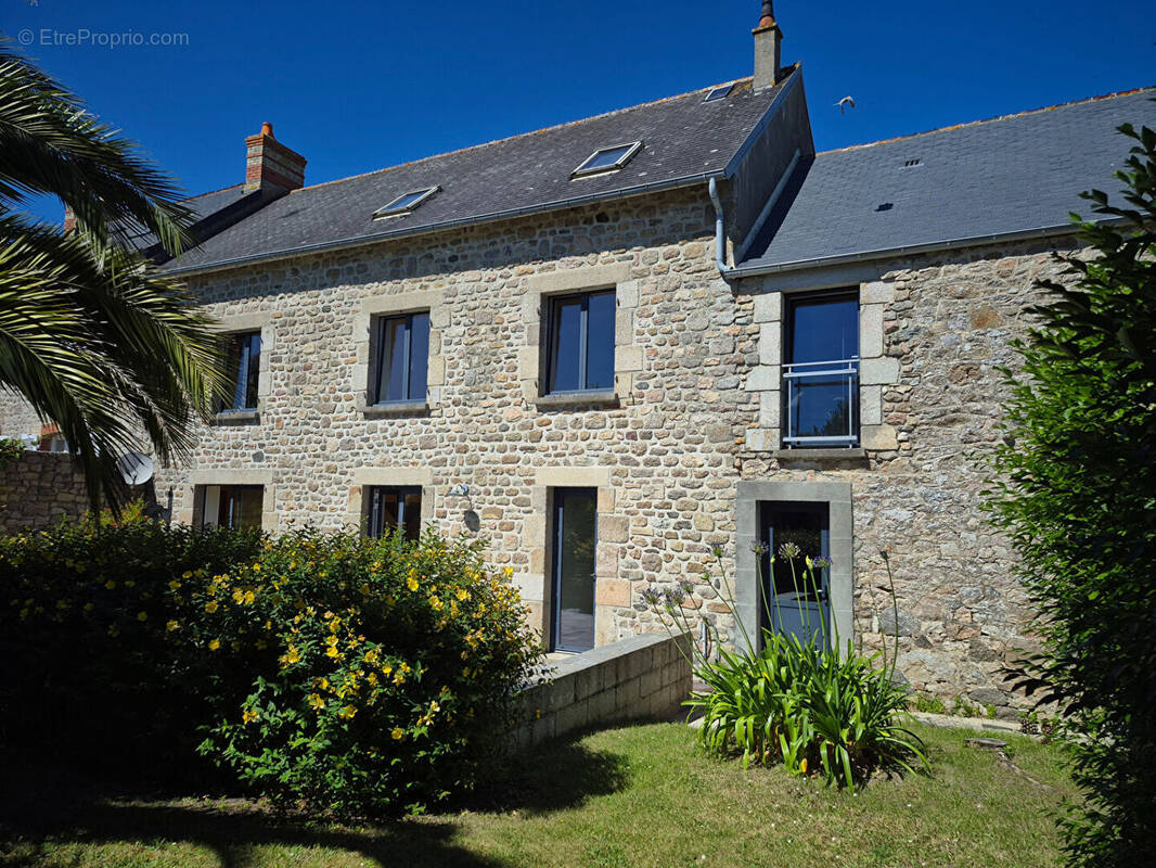 Maison à REVILLE