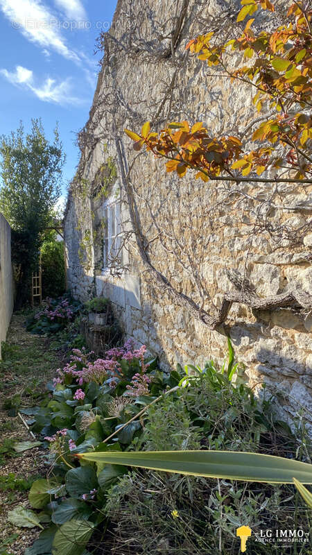 Maison à BOUTENAC-TOUVENT