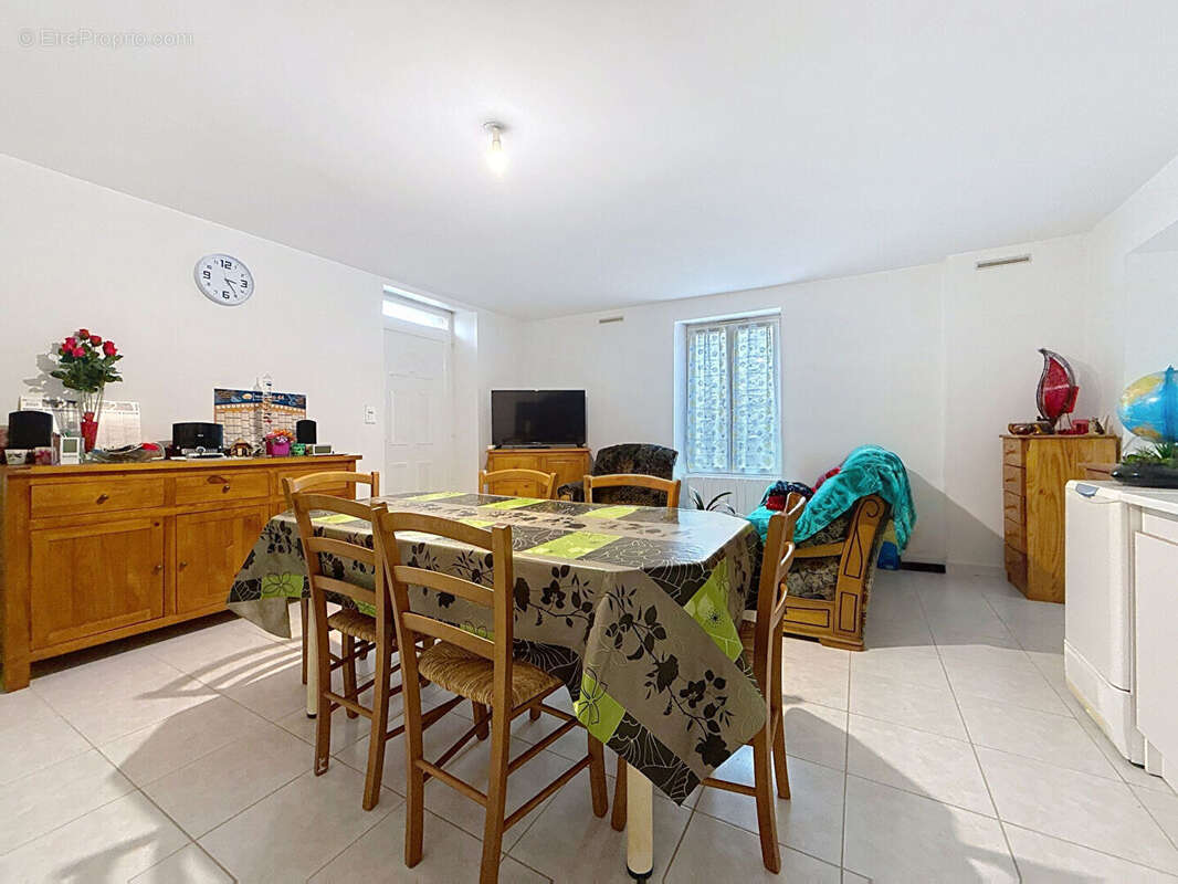 Appartement à CHEMERE