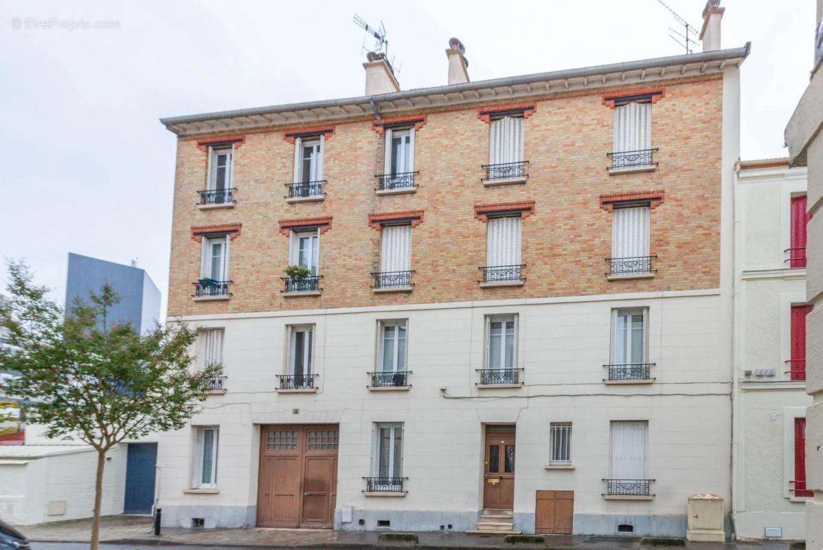 Appartement à COURBEVOIE