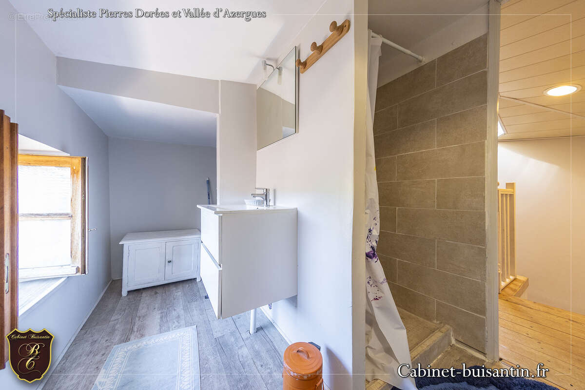 Maison en pierre de caractère : alliance du charme et du potentiel - photo 12