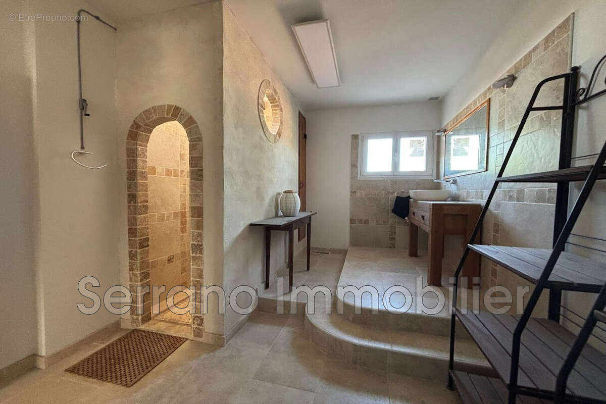 Maison 293 m² à Beaucaire  - photo 6