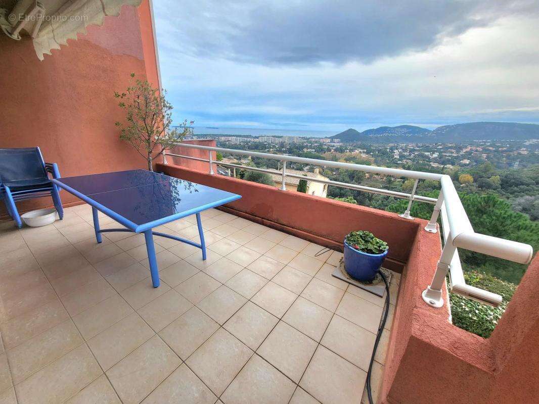 Appartement à MANDELIEU-LA-NAPOULE