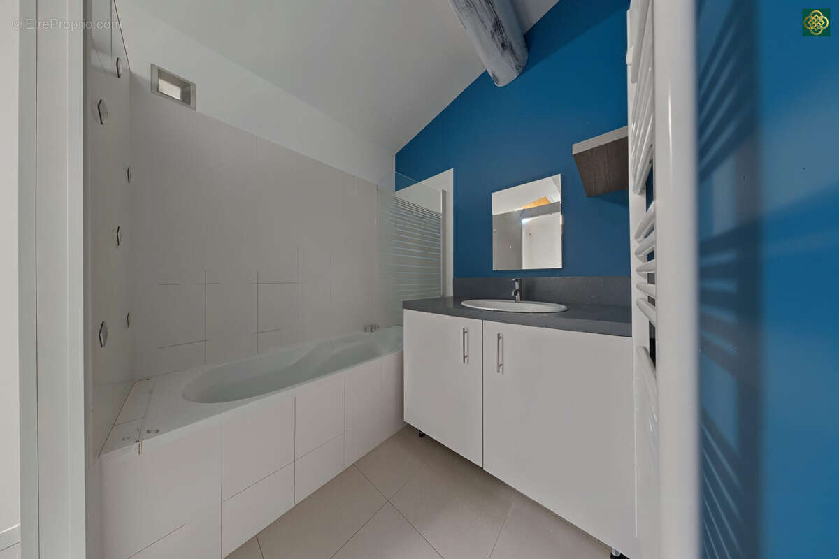 Maison à BAGNOLS-SUR-CEZE