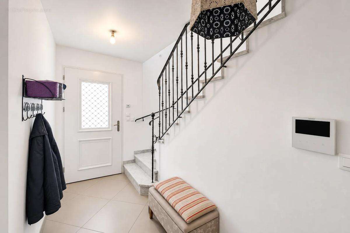Grande Maison Louée 7 Pièces à Villelongue - photo 8