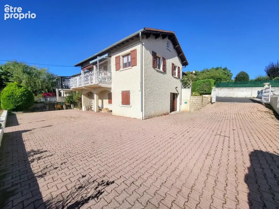 POLIGNAC   Une maison où la vue devient un véritable art de vivre - photo 5