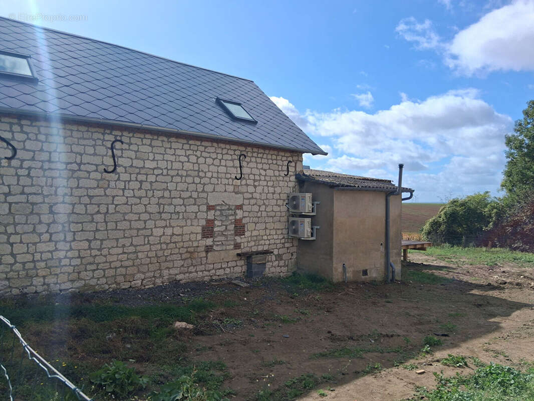 Maison à MONTIGNY-LE-FRANC