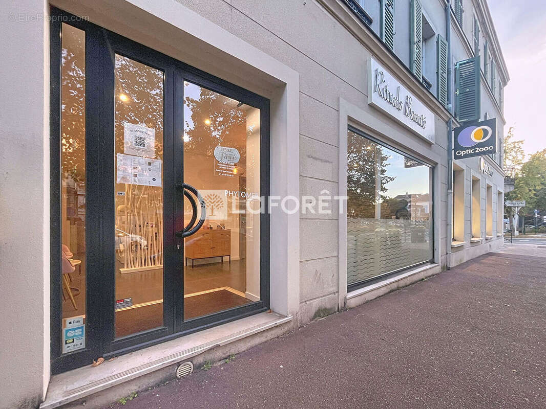 Commerce à CROISSY-SUR-SEINE