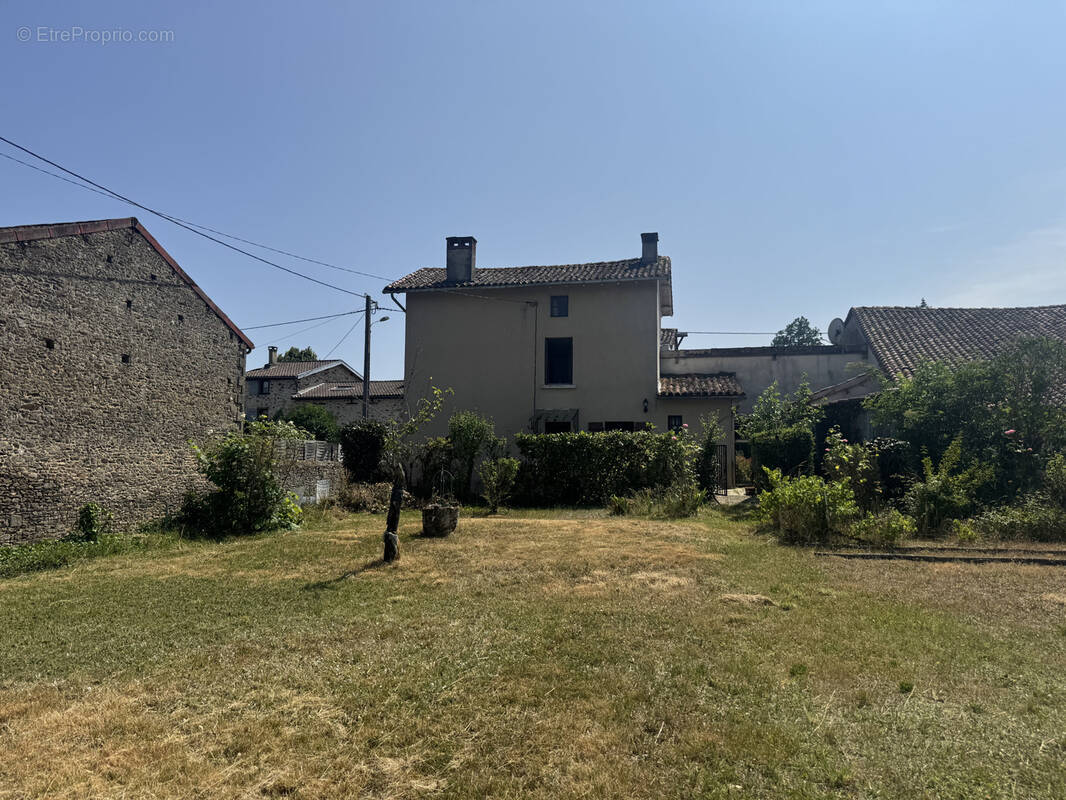 Maison à SAINT-VICTURNIEN