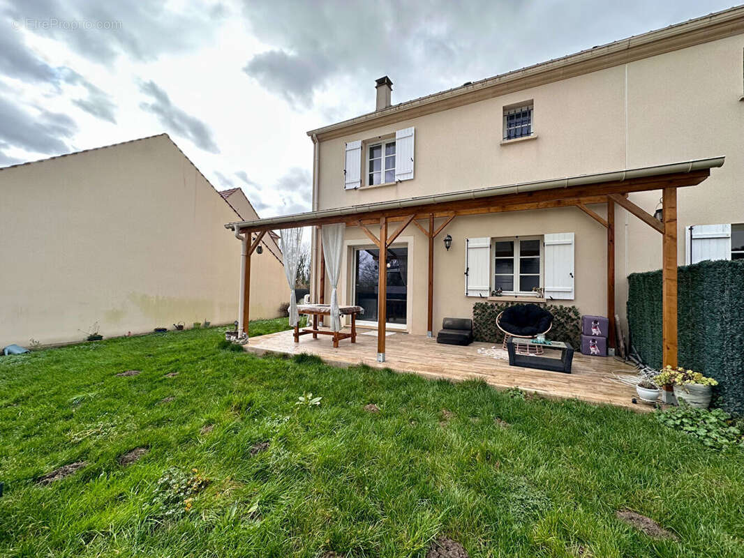 Maison à LA HAUTE-MAISON