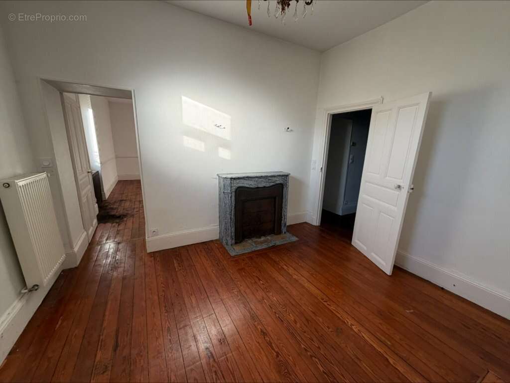 Appartement à SAINT-SERNIN-DU-BOIS