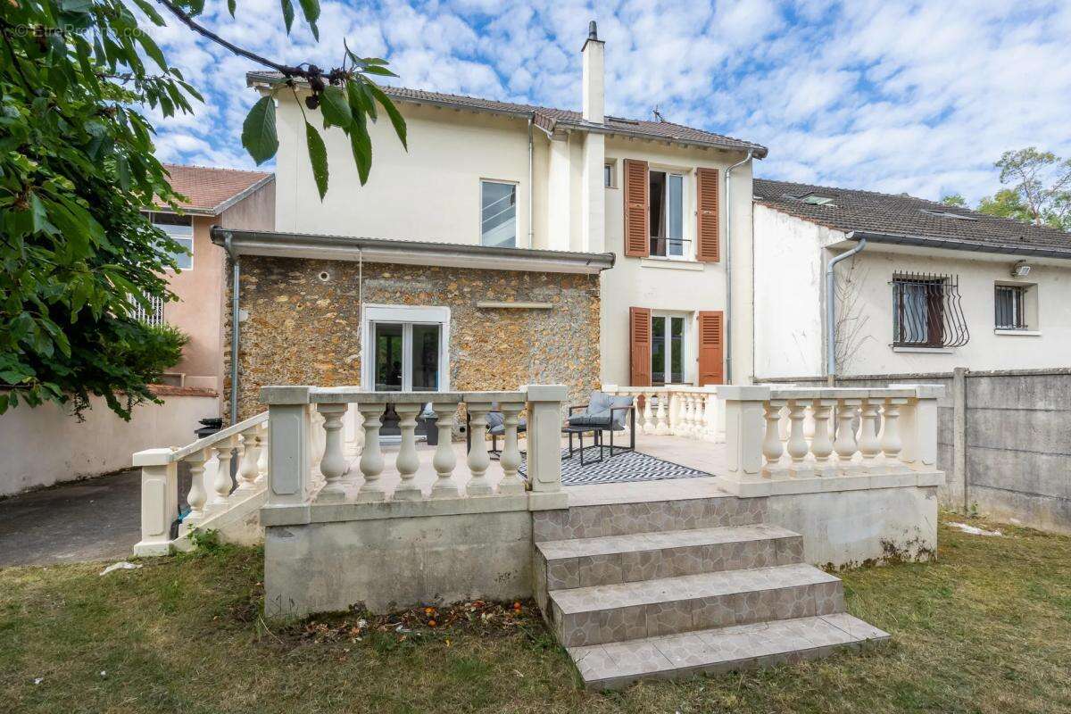 Maison de 6 pièces de 140 m² à Gagny - photo 16