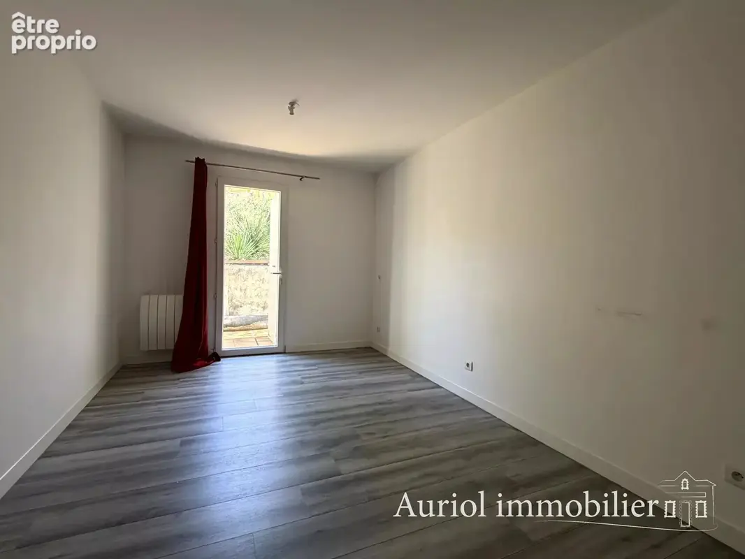 PEYPIN Villa 2 logements sur 3200 m2 terrain avec piscine et garage - photo 11