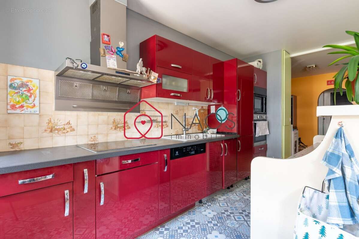 Appartement à PARIS-14E