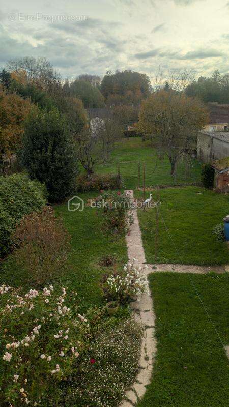 Maison à SAINT-GERMAIN-SOUS-DOUE