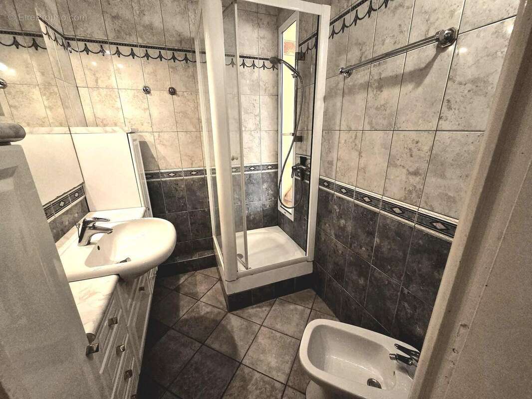 Appartement 31 m² à Agde  - photo 6