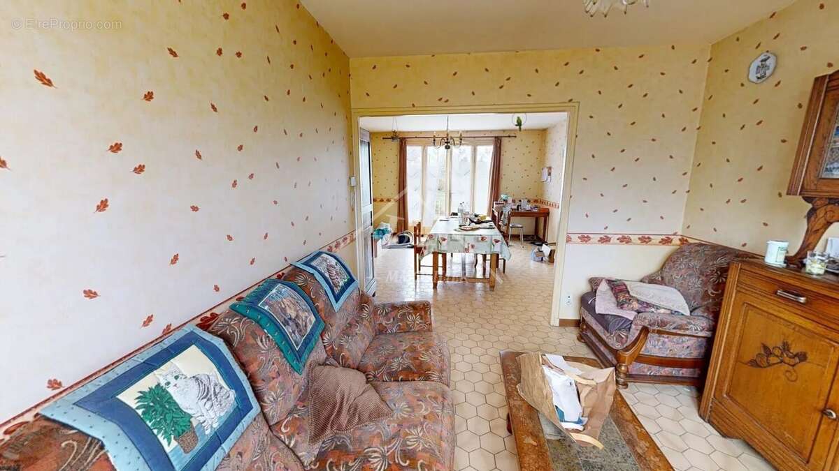 Maison à DOMPIERRE-SUR-BESBRE