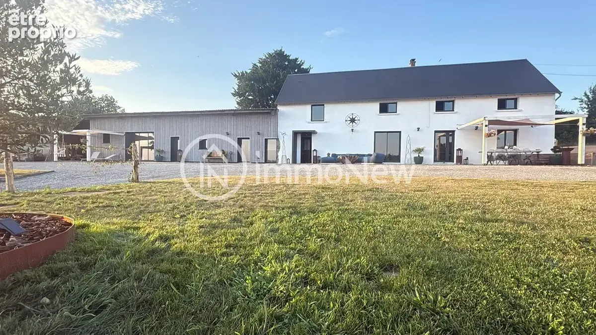 Photo Maison à Dragey-Ronthon au prix de 590 000€