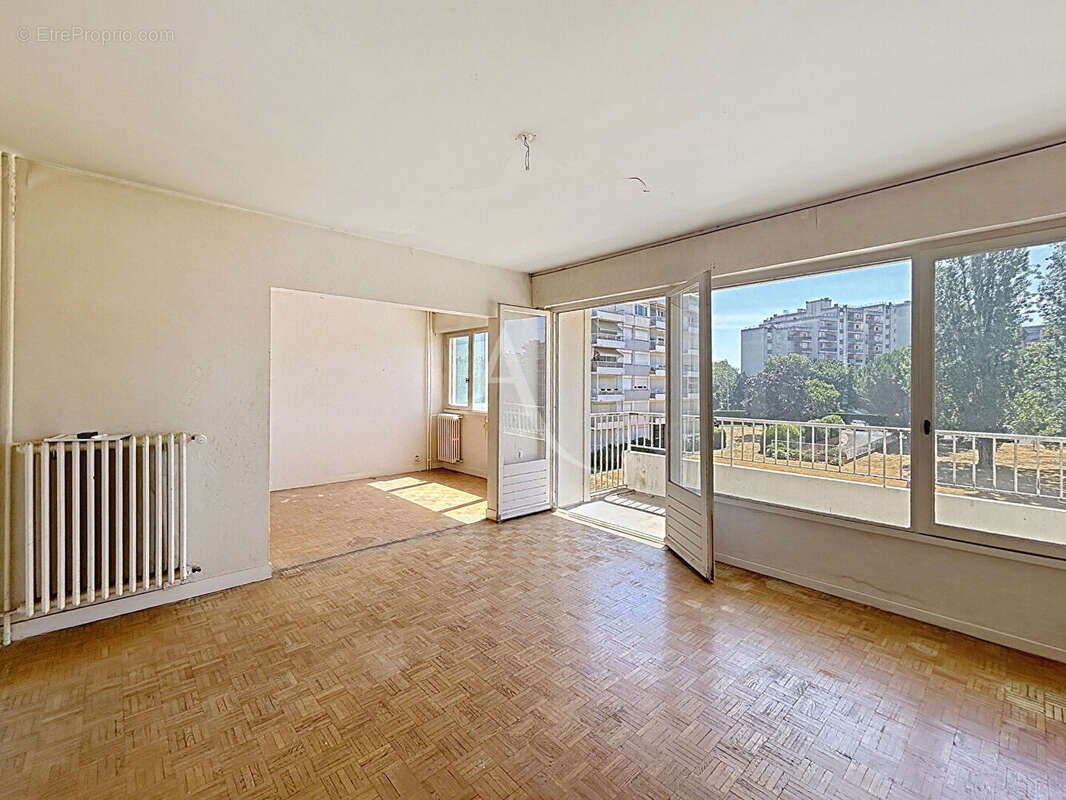 Appartement T3 de 70 m² évolutif en T4 , balcon et ascenseur , Fort potentiel , Angers - photo 2