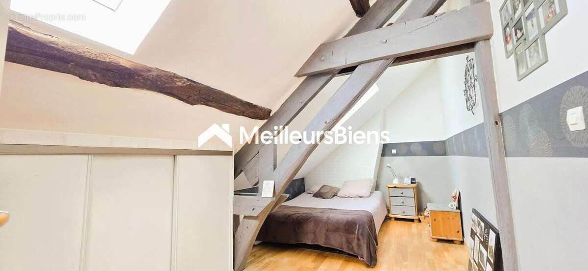 Maison à BERCHERES-LES-PIERRES