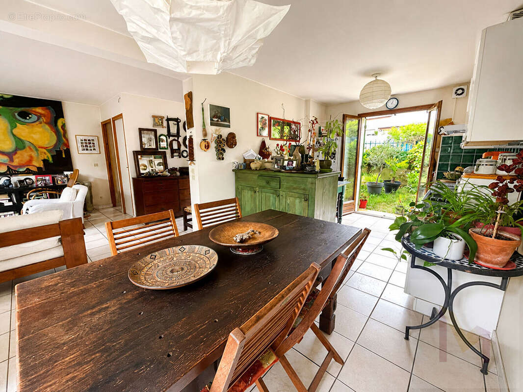 Charmante maison 5 pièces sur une parcelle de 217 m², au calme absolu. - photo 8